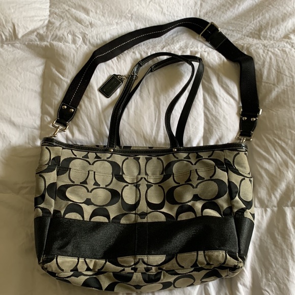 Coach diaper bag used condition.  Can also be used as a tote or laptop bag. - Picture 3 of 6